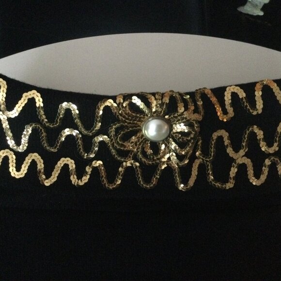 Black n Gold Ladies Bedazzled sweater 100% Acrylic  Vintage size: OS - Picture 5 of 6